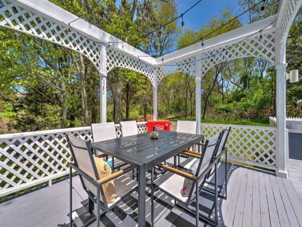 Water Mill Vacation Home Four Bedroom with Pool