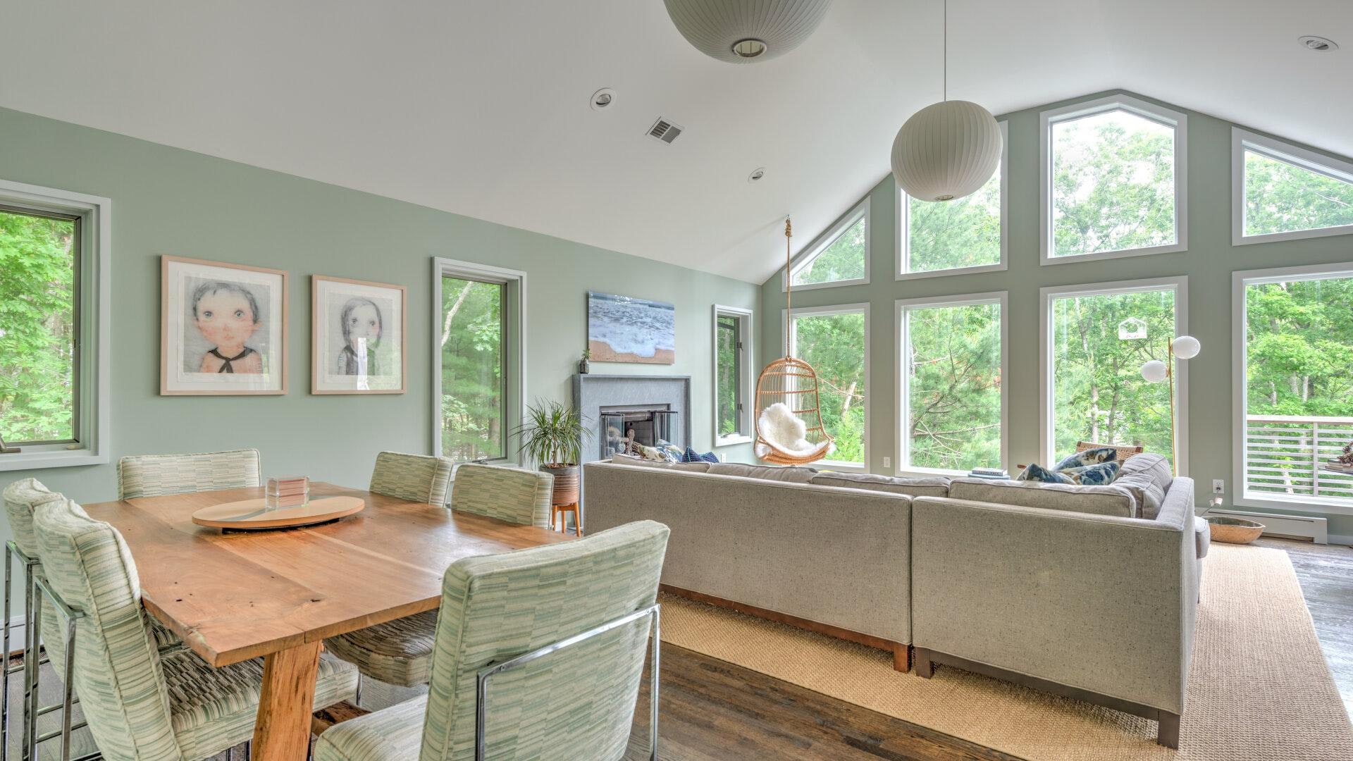 Hamptons Vacation Home Six Bedroom with Pool