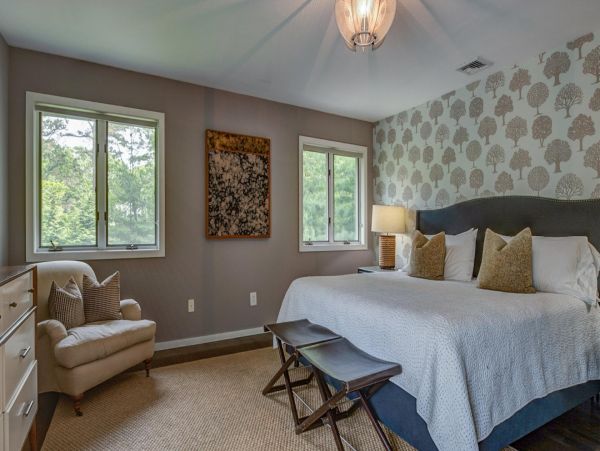 Hamptons Vacation Home Six Bedroom with Pool