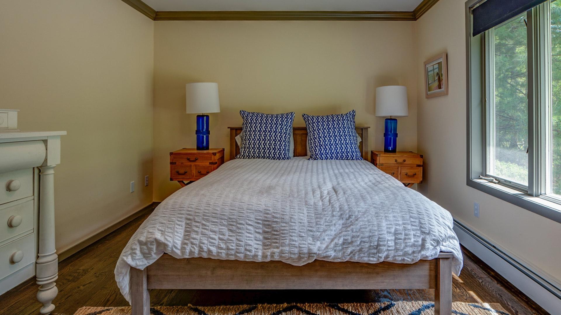 Hamptons Vacation Home Six Bedroom with Pool