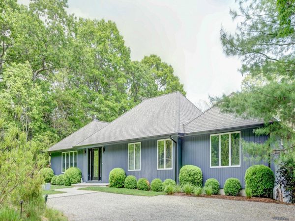 Hamptons Vacation Home Six Bedroom with Pool