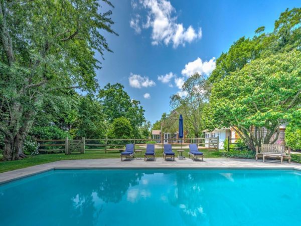 Hamptons Home 999875
