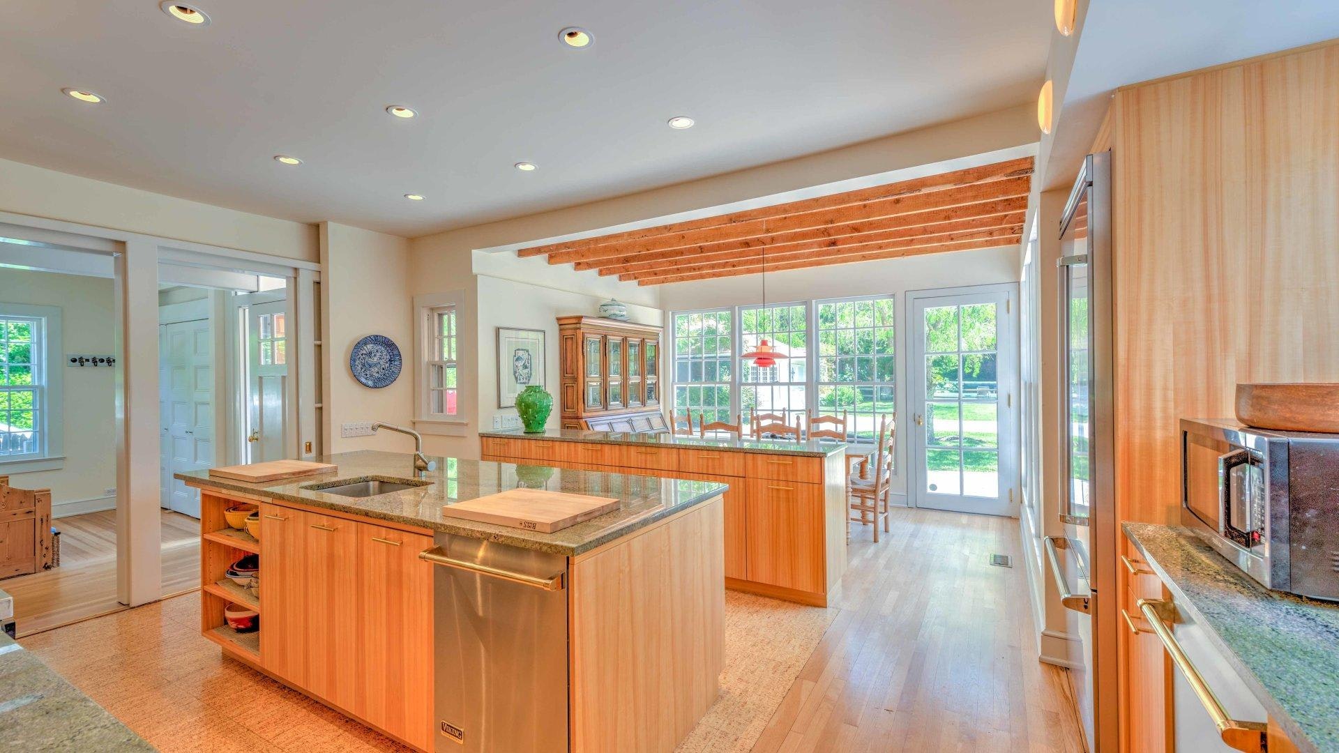 Hamptons Home 999875