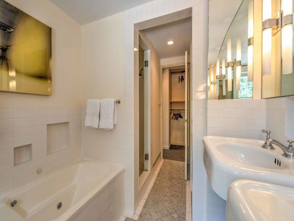 Hamptons Home 999875