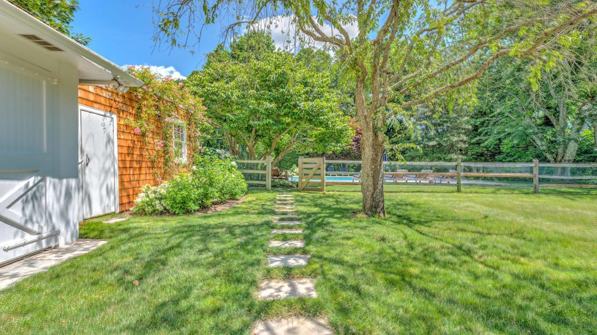 Hamptons Home 999875