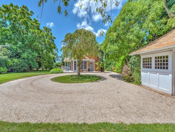 Hamptons Home 999875