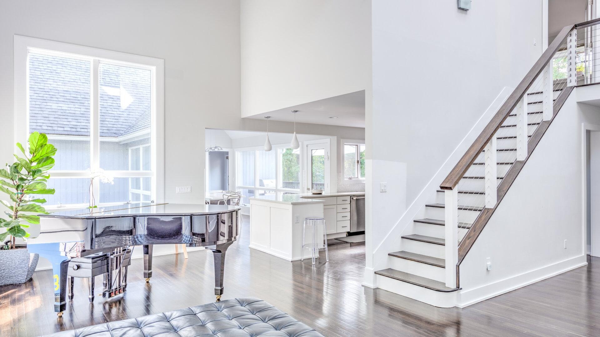 Hamptons Vacation Home Six Bedroom with Pool