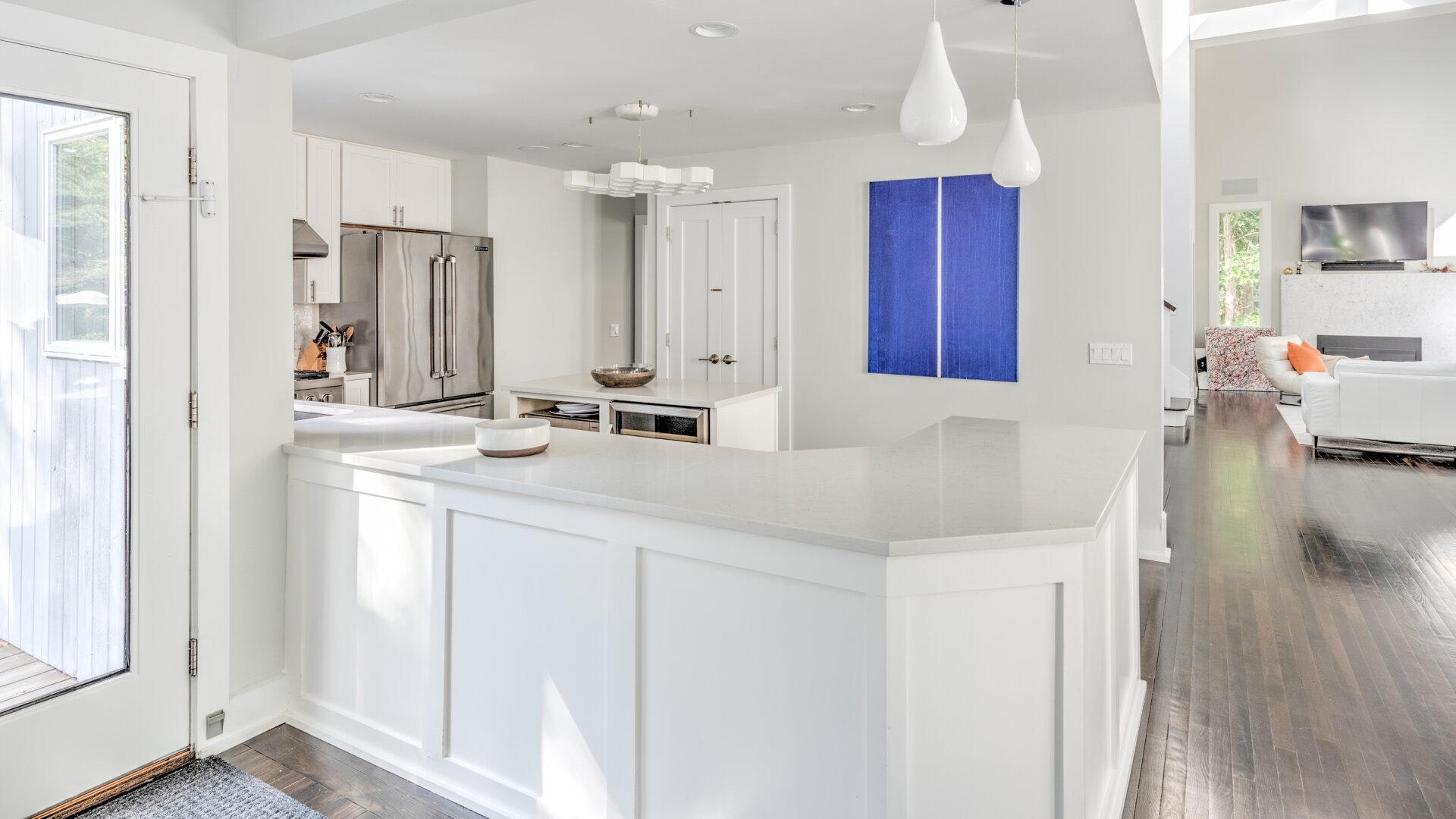 Hamptons Vacation Home Six Bedroom with Pool