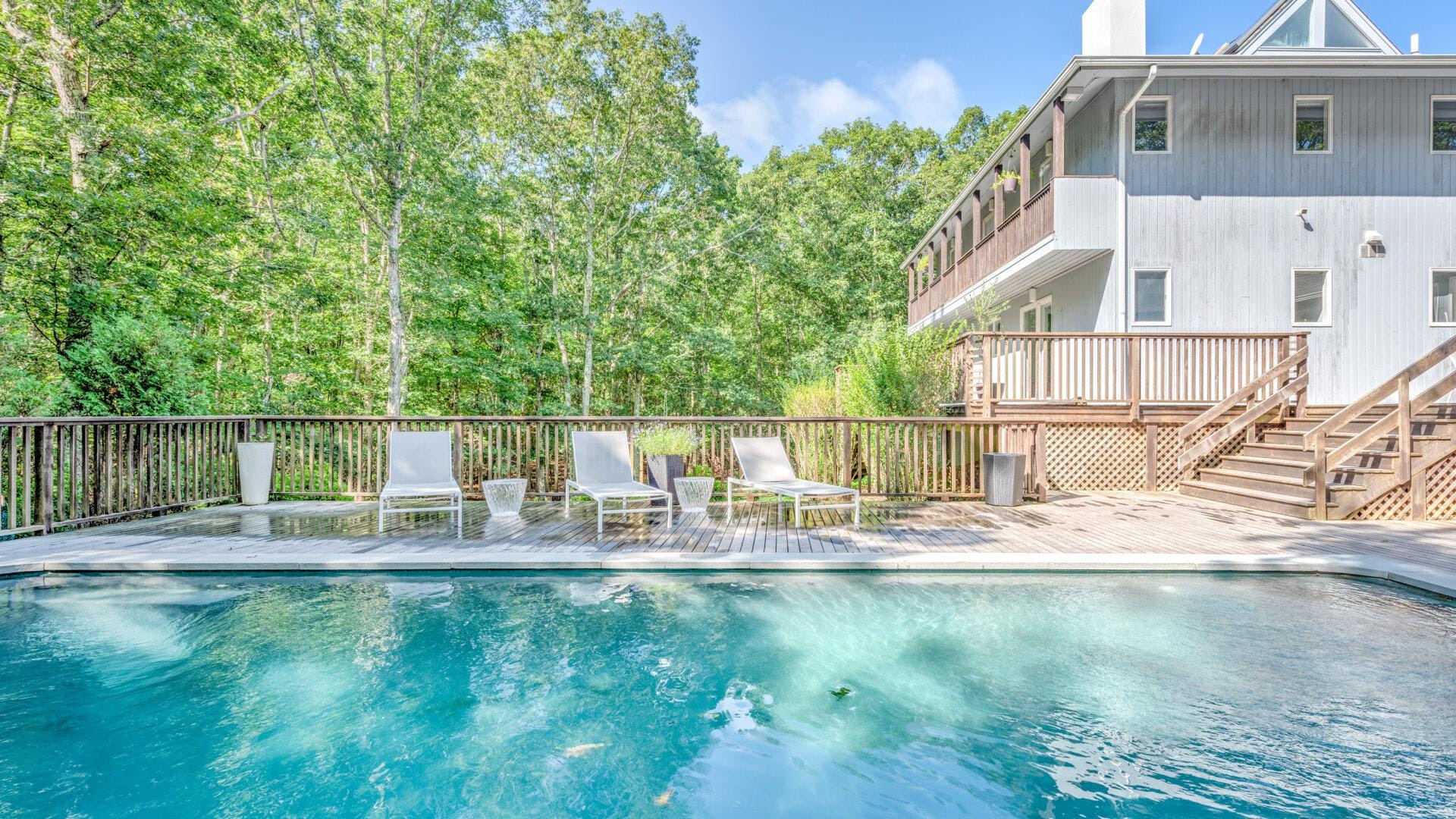 Hamptons Vacation Home Six Bedroom with Pool