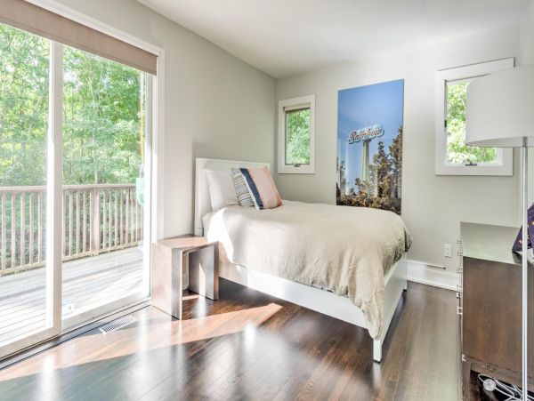 Hamptons Vacation Home Six Bedroom with Pool