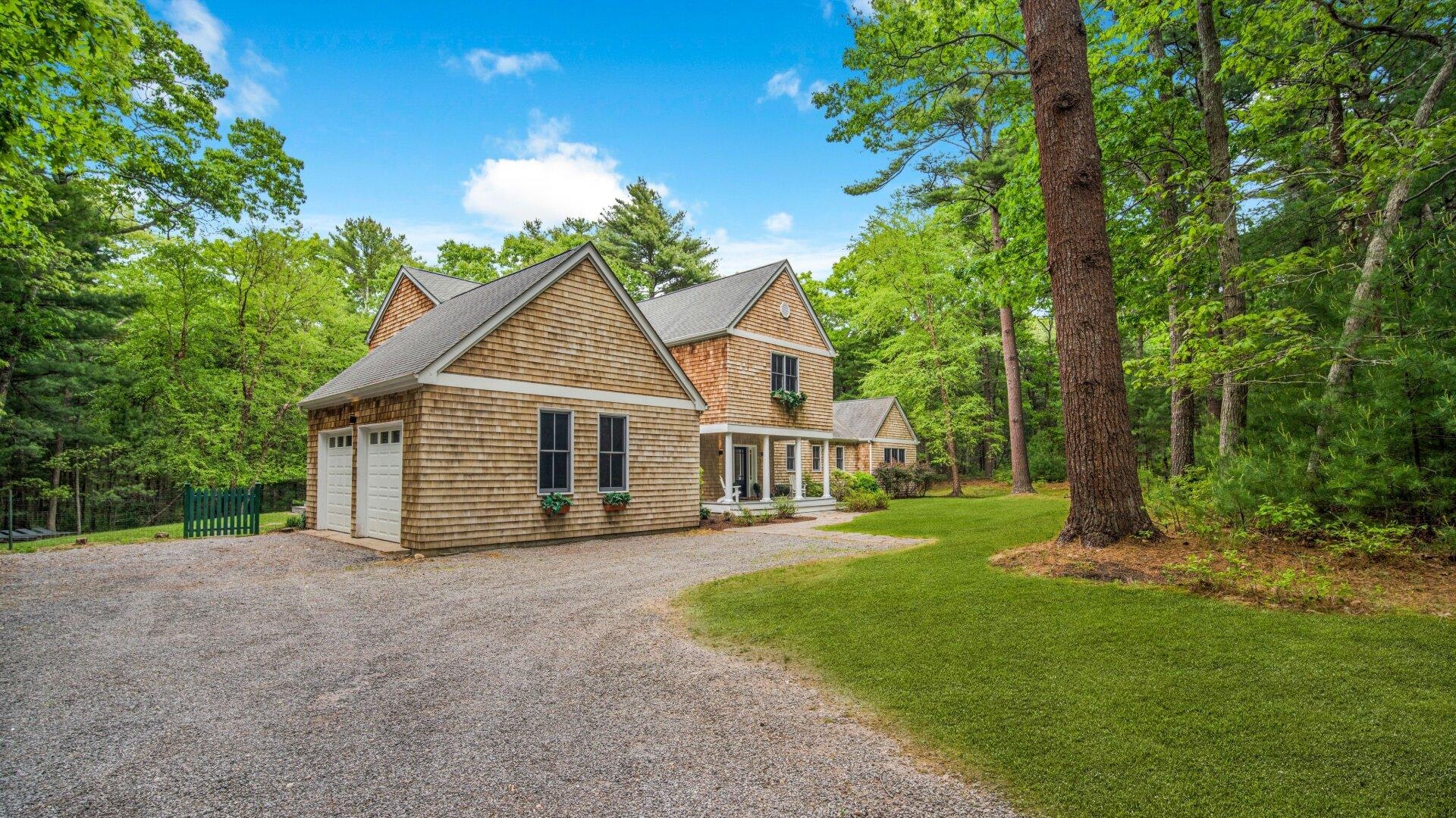 East Hamptons Gorgeous Vacation Home Five Bedroom with Pöol