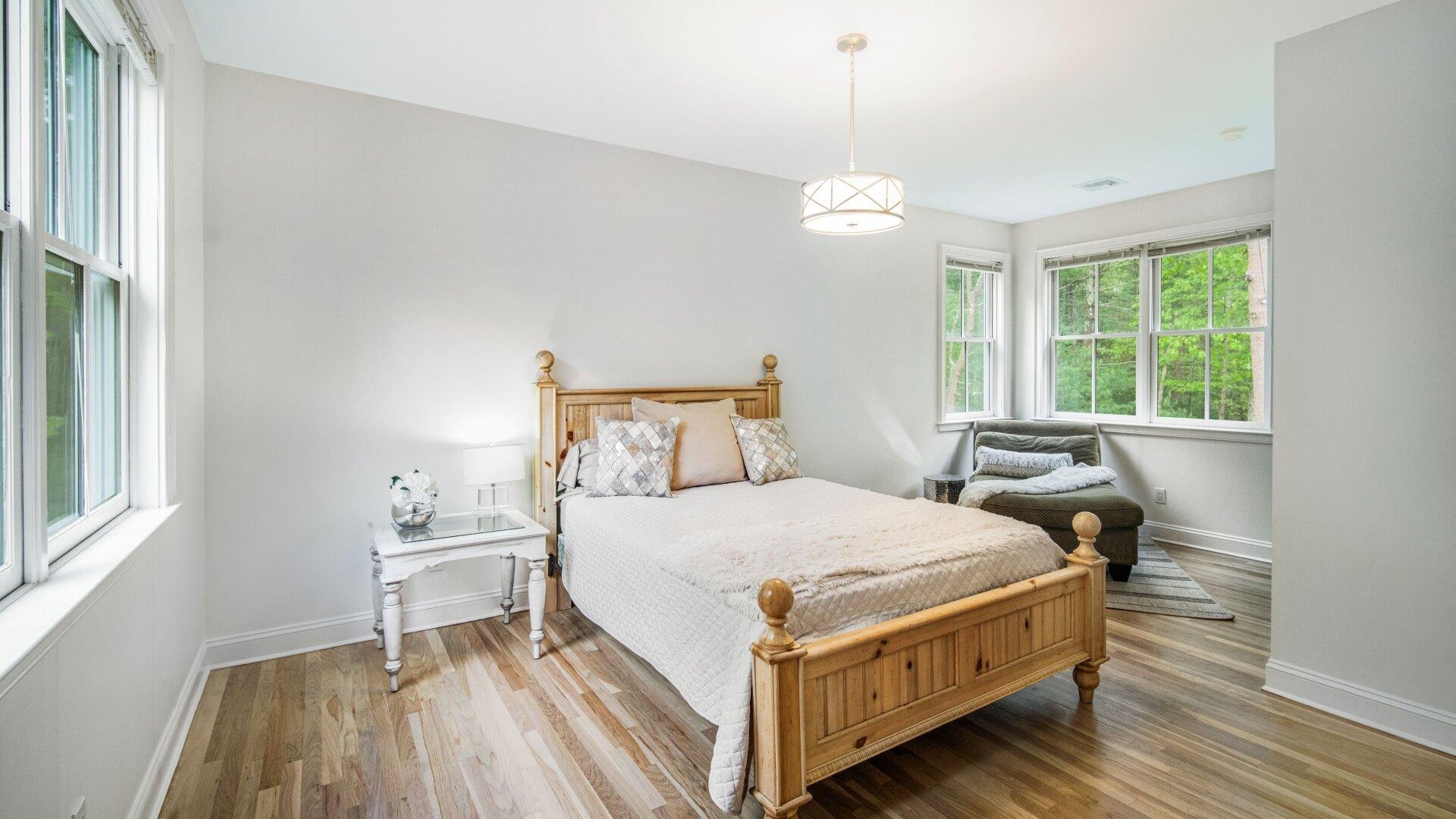 East Hamptons Gorgeous Vacation Home Five Bedroom with Pöol