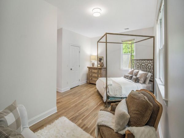 East Hamptons Gorgeous Vacation Home Five Bedroom with Pöol