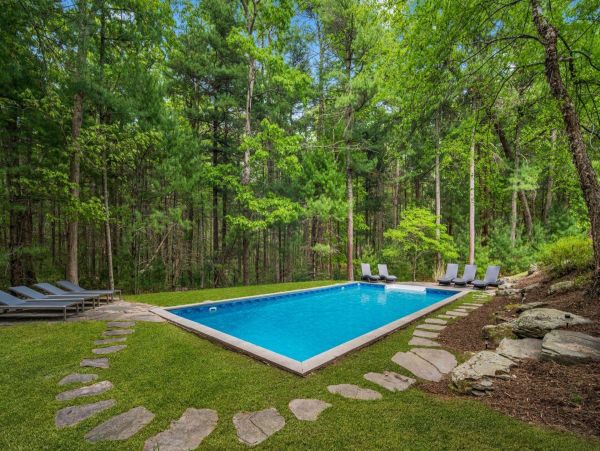 East Hamptons Gorgeous Vacation Home Five Bedroom with Pöol