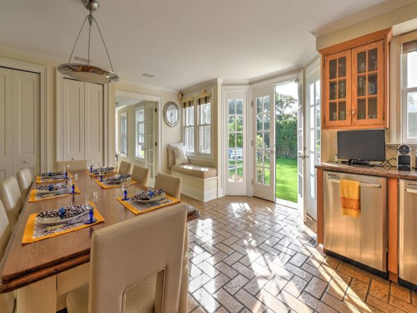 Southampton Vacation Home Six Bedroom with Pool