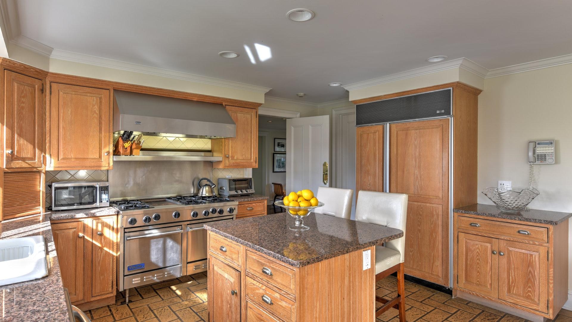 Southampton Vacation Home Six Bedroom with Pool