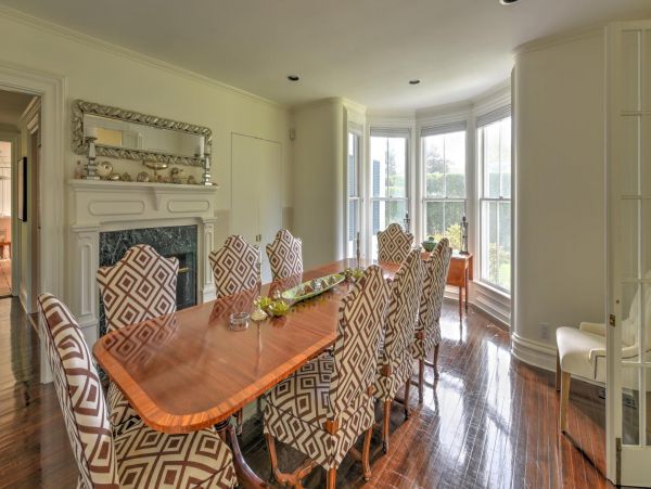 Southampton Vacation Home Six Bedroom with Pool
