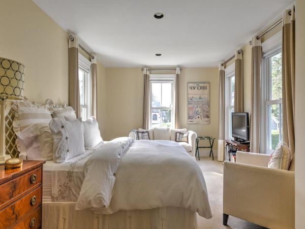 Southampton Vacation Home Six Bedroom with Pool