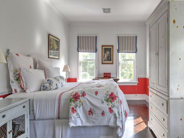 Southampton Vacation Home Six Bedroom with Pool