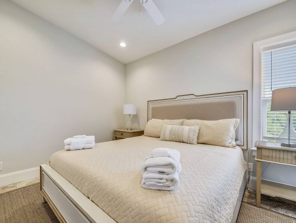 Stunning Vacation Home 2 Blocks from Beach in Hilton Head