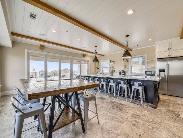 Stunning Vacation Home 2 Blocks from Beach in Hilton Head