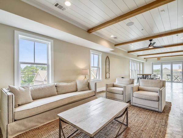 Stunning Vacation Home 2 Blocks from Beach in Hilton Head