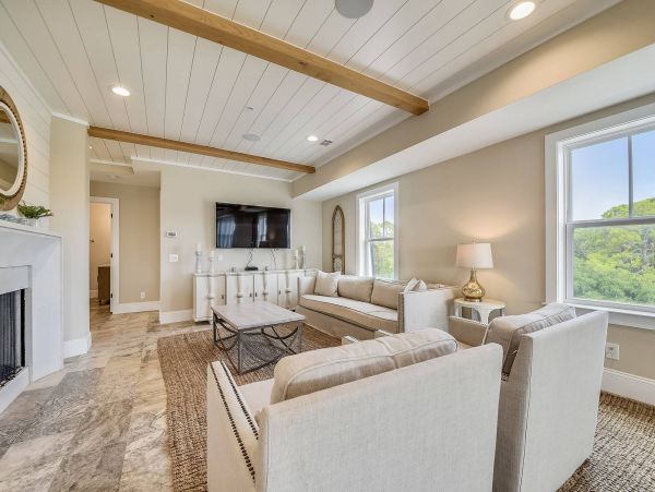 Stunning Vacation Home 2 Blocks from Beach in Hilton Head