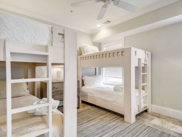 Stunning Vacation Home 2 Blocks from Beach in Hilton Head