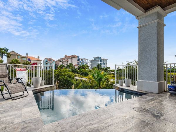 Stunning Vacation Home 2 Blocks from Beach in Hilton Head
