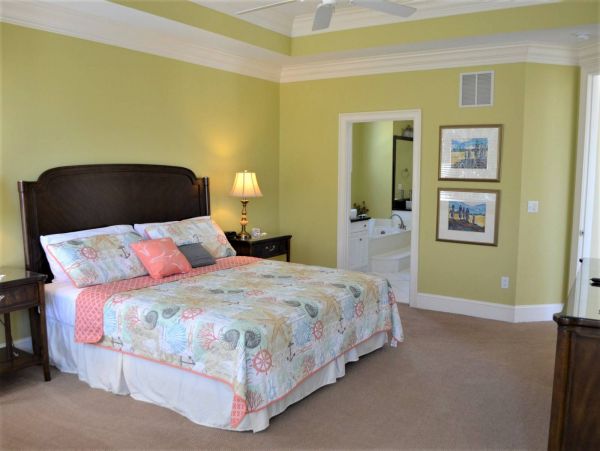 Six Bedroom Rental Home Steps to the Beach in Hilton Head