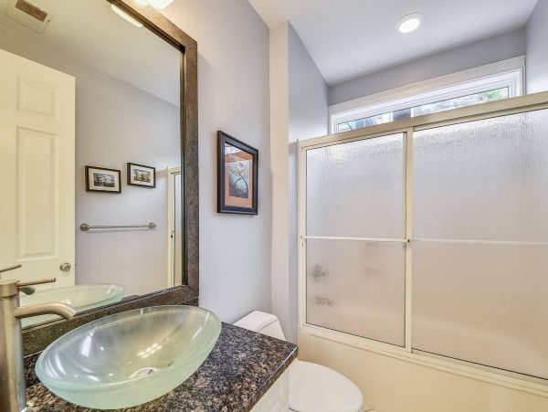 Six Bedroom Rental Home Steps to the Beach in Hilton Head