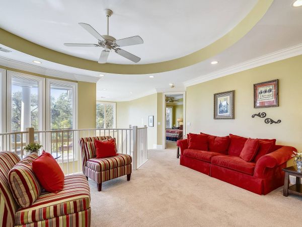 Six Bedroom Rental Home Steps to the Beach in Hilton Head