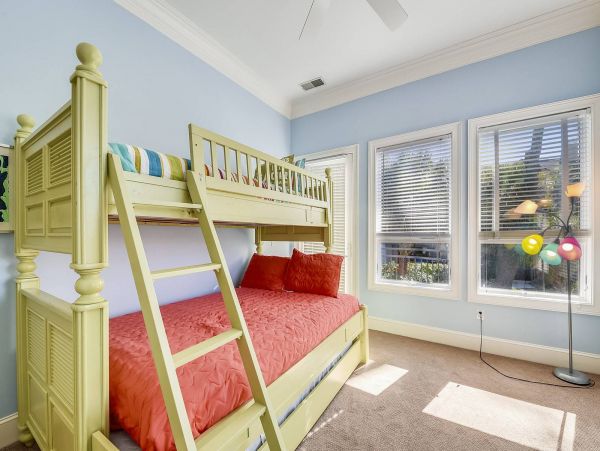 Six Bedroom Rental Home Steps to the Beach in Hilton Head