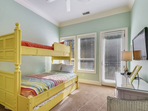 Six Bedroom Rental Home Steps to the Beach in Hilton Head
