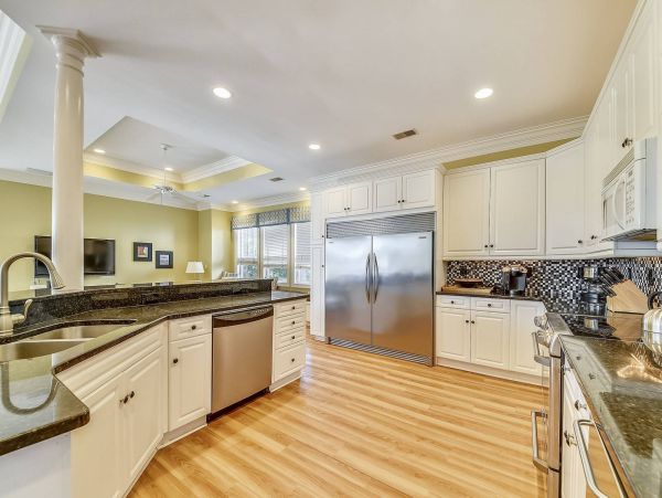 Six Bedroom Rental Home Steps to the Beach in Hilton Head