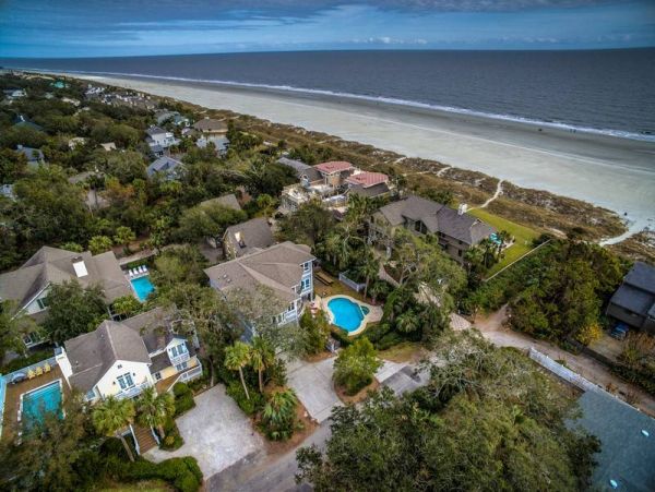 Six Bedroom Rental Home Steps to the Beach in Hilton Head