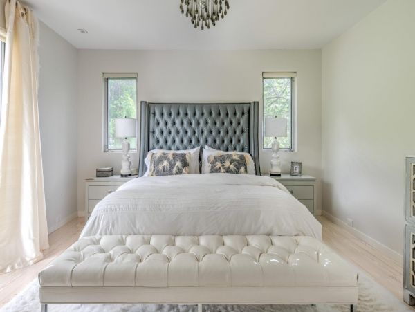 Gorgeous Hamptons Vacation Home with Private Pool Sleeps 15