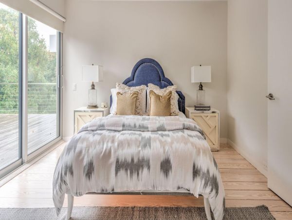 Gorgeous Hamptons Vacation Home with Private Pool Sleeps 15