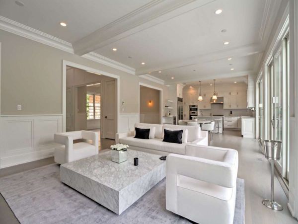 Beautiful Hamptons Vacation Rental with Private Pool