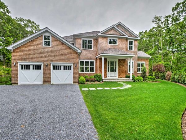 Beautiful Hamptons Vacation Rental with Private Pool
