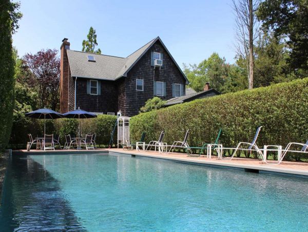 Hamptons Home 999895