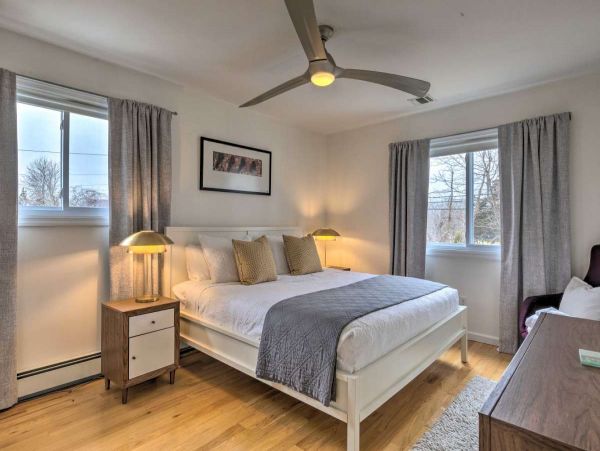 Gorgeous Hamptons Vacation Home with Private Pool Sleeps 12