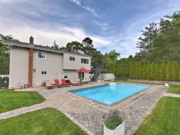 Gorgeous Hamptons Vacation Home with Private Pool Sleeps 12