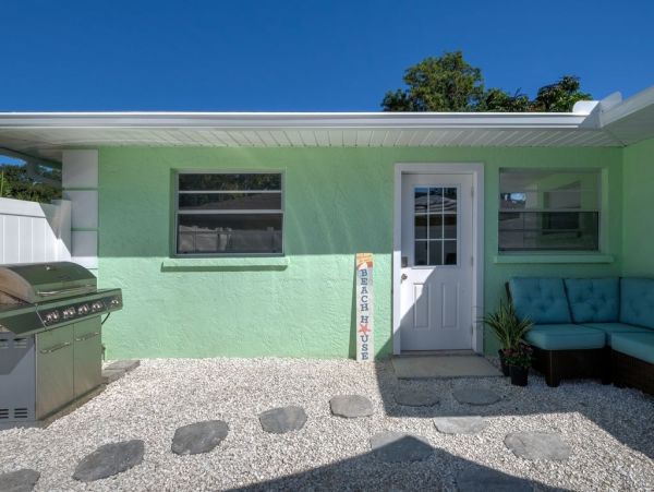 3 Bedroom Vacation Home in Bradenton Beach
