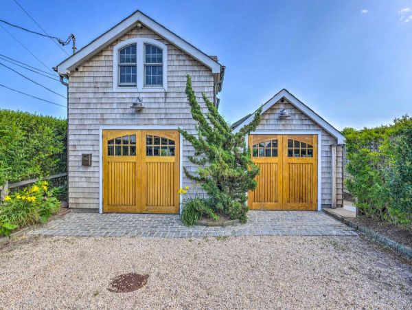 Hamptons Condo 999913