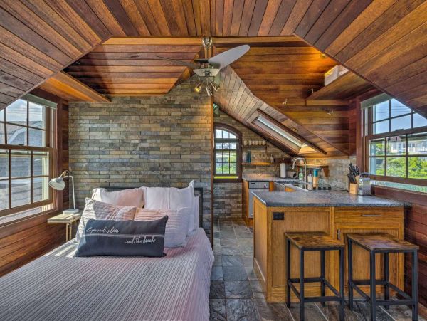 Hamptons Condo 999913