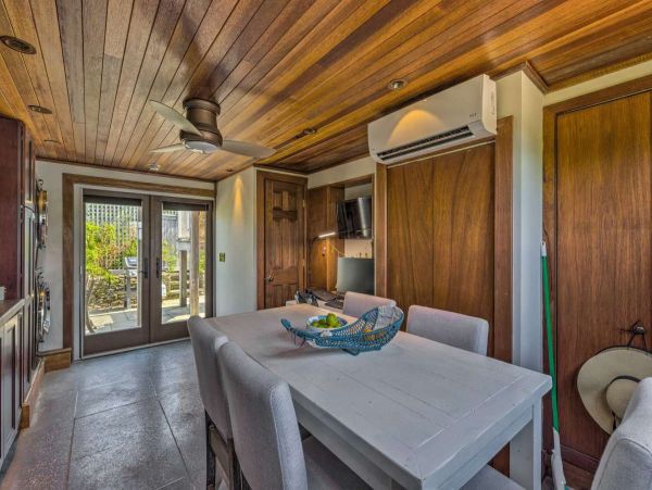 Hamptons Condo 999913