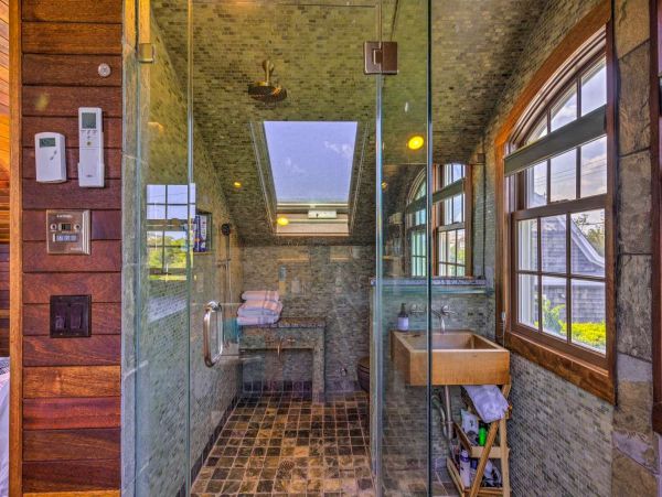 Hamptons Condo 999913