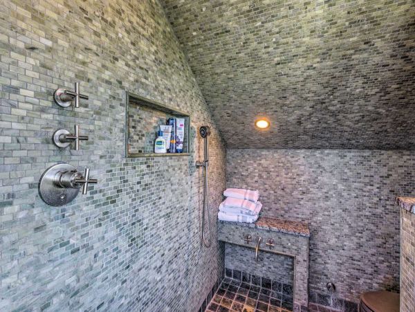 Hamptons Condo 999913