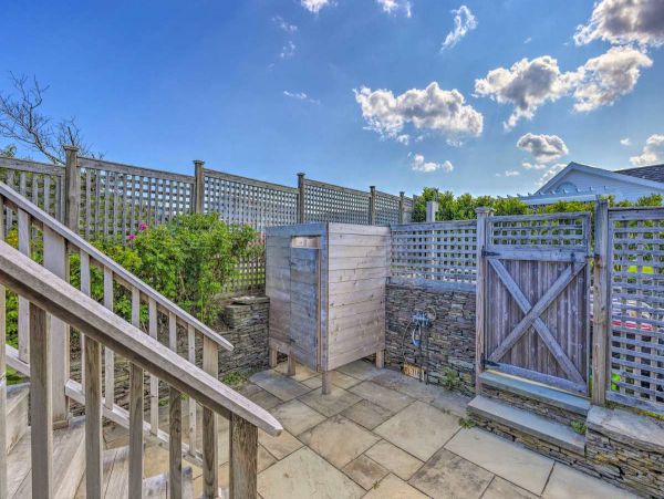 Hamptons Condo 999913